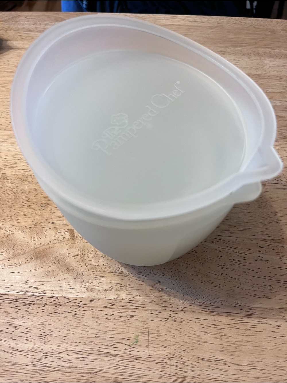 Pampered Chef Cream Silicone Bowl with Lids